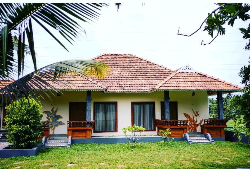 Kottackal Nature Inn 니둠바서리 외부 사진