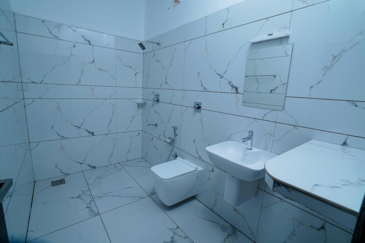 Kottackal Nature Inn 니둠바서리 외부 사진