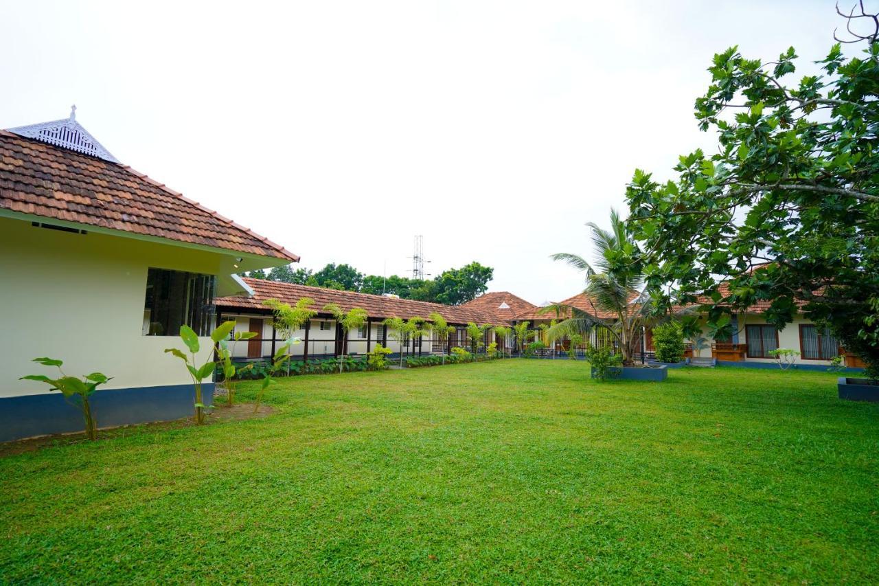 Kottackal Nature Inn 니둠바서리 외부 사진