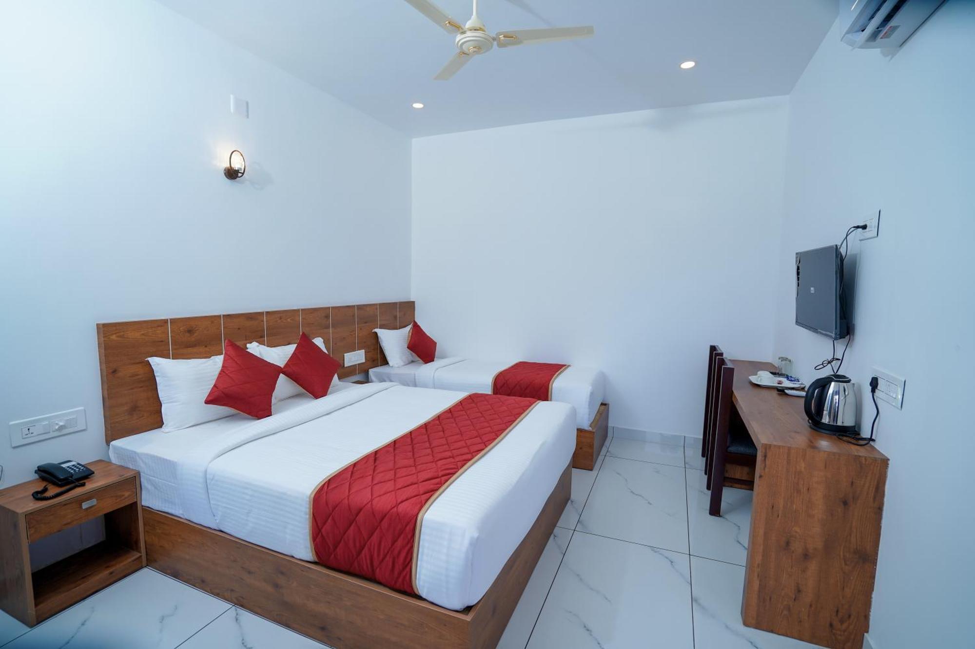Kottackal Nature Inn 니둠바서리 외부 사진